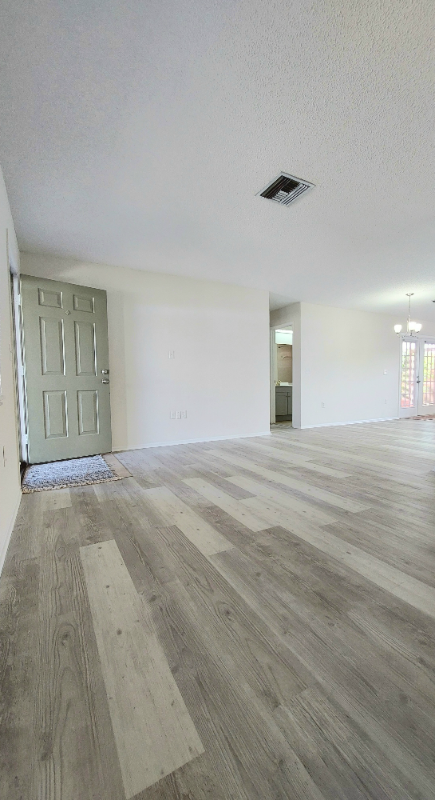8526 Schrader Blvd - Photo 3 of 21