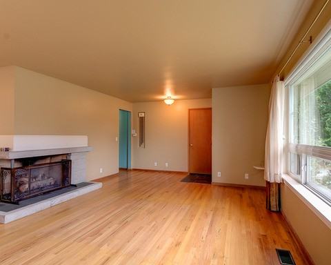 8615 Jones Ave NW - Photo 3 of 24