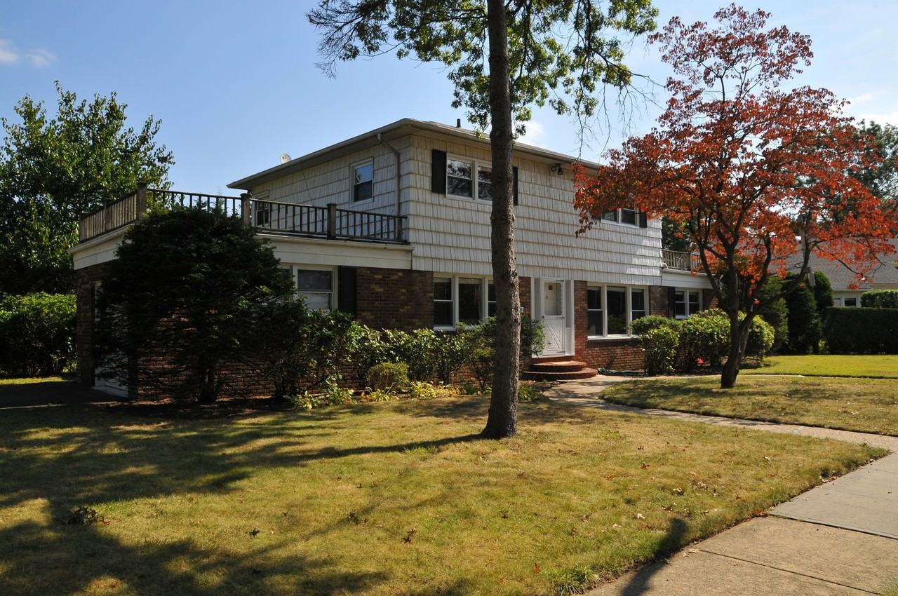 49 Clinch Ave - Photo 2 of 12