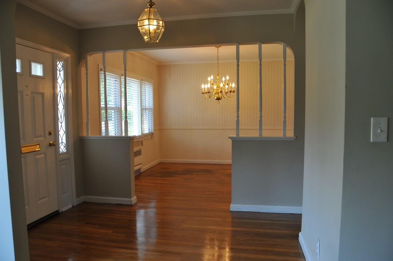 49 Clinch Ave - Photo 3 of 12