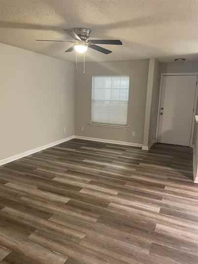 403 S Thomas Rd #E - Photo 3 of 10