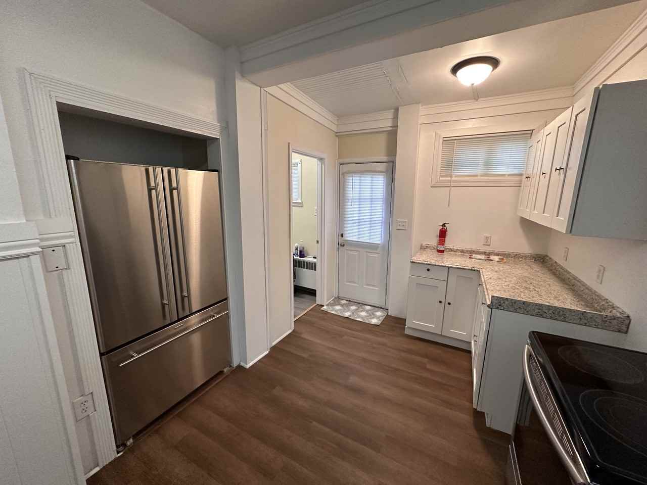 212 Spring St - Photo 3 of 12