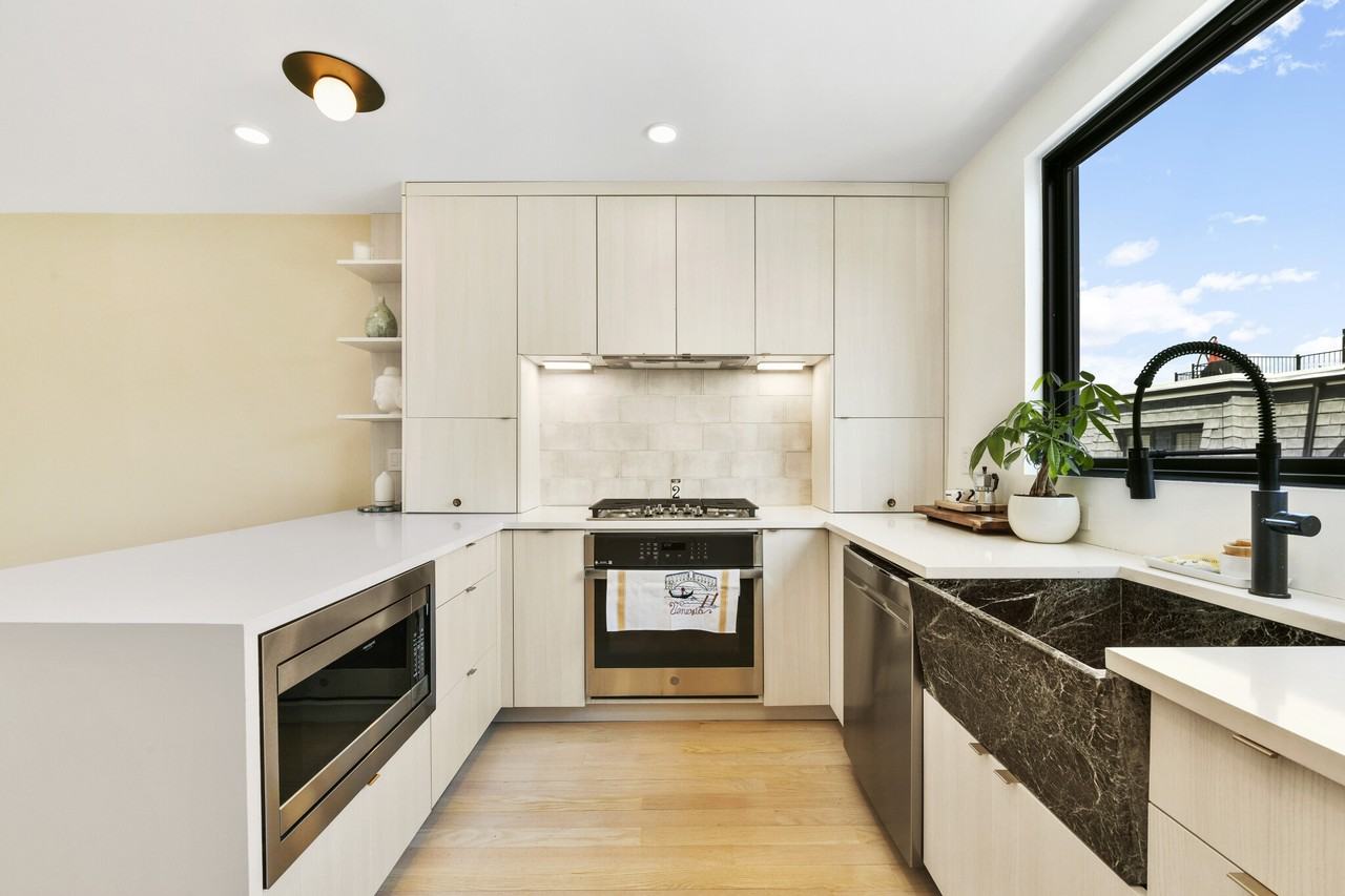 2 Lamson Ct #2 - Photo 3 of 26