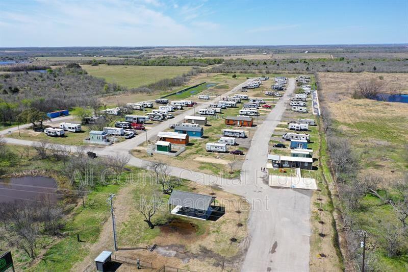 4889 North Hwy, Lockhart, TX 78644 - Photo 2 of 2