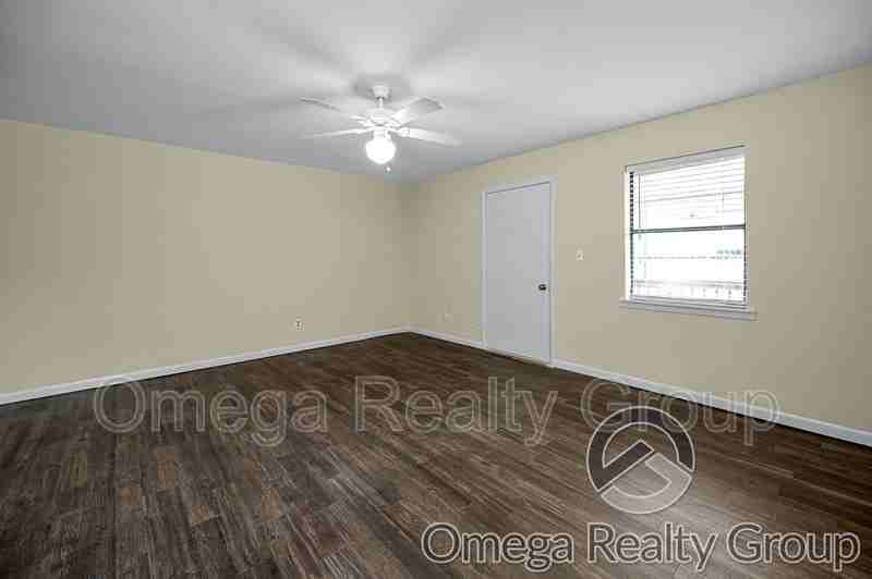 400 7th St E #2D - Photo 6 of 19