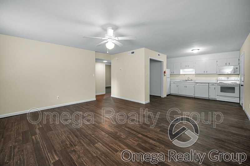 400 7th St E #2D - Photo 7 of 19