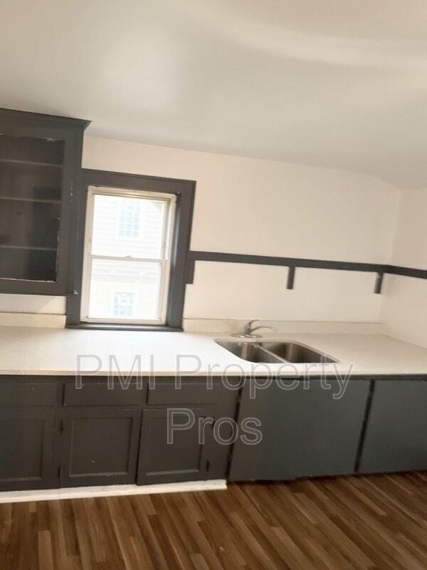 2739A N 57th St - Photo 2 of 5