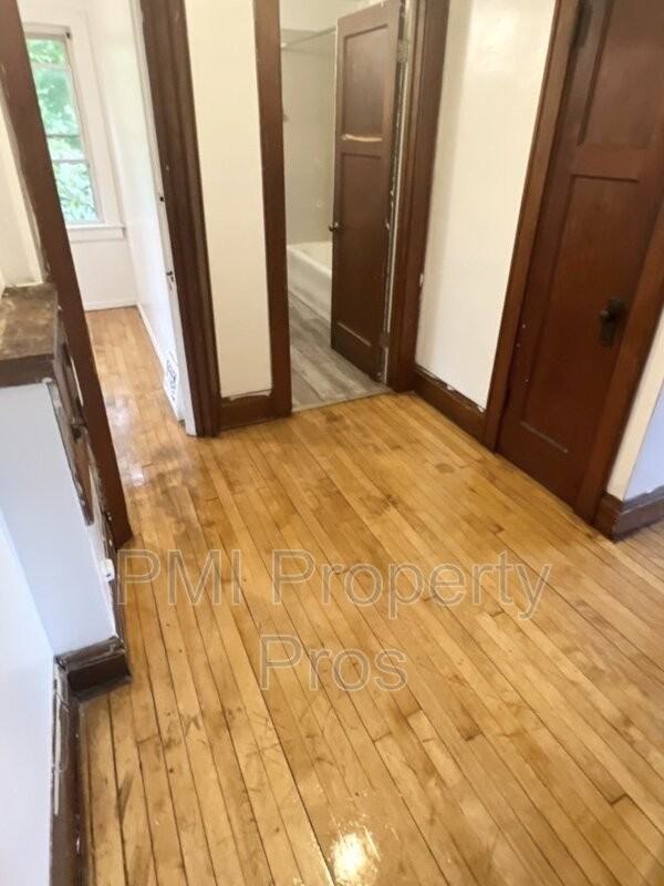 2739A N 57th St - Photo 3 of 5