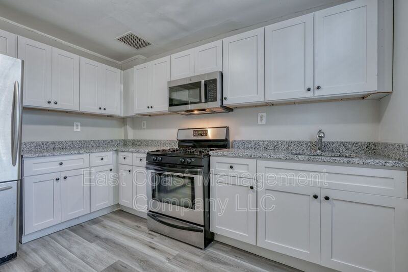 2116 W Fayette St - Photo 3 of 22