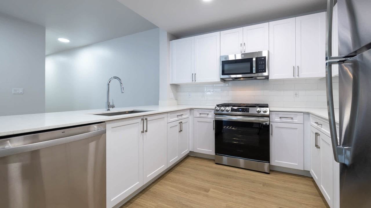 Artisan on 2nd - Photo 6 of 32