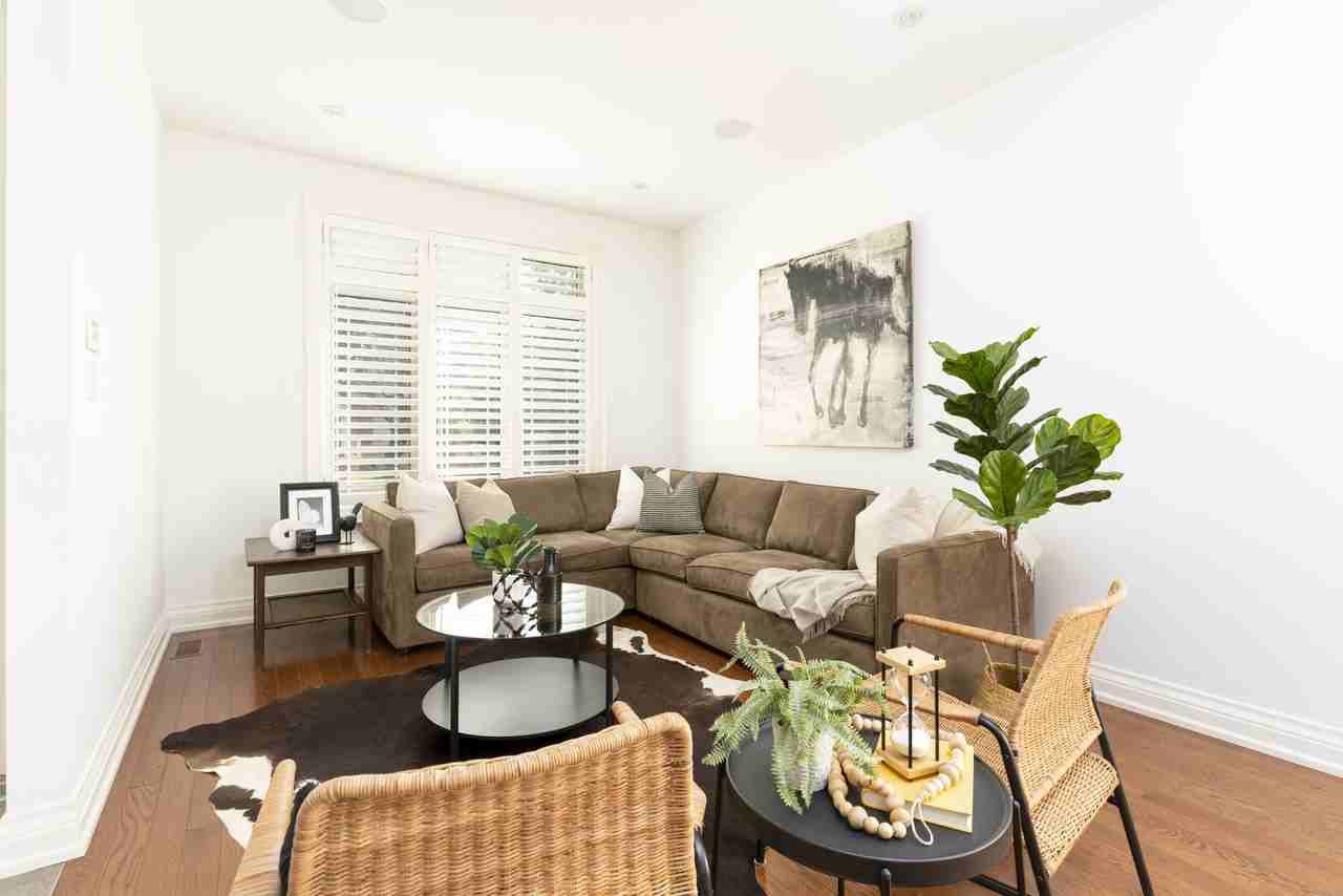 34 Yorkdale Crescent - Photo 3 of 18