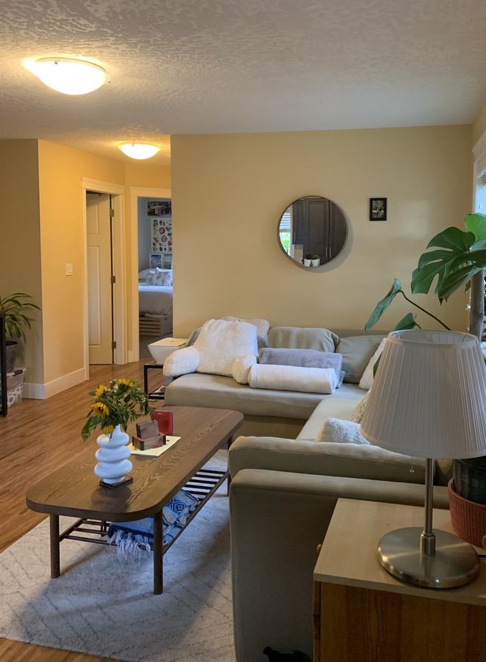 4214 Quadra Street - Photo 3 of 12