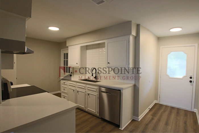 4309 Aberdeen Dr - Photo 3 of 19