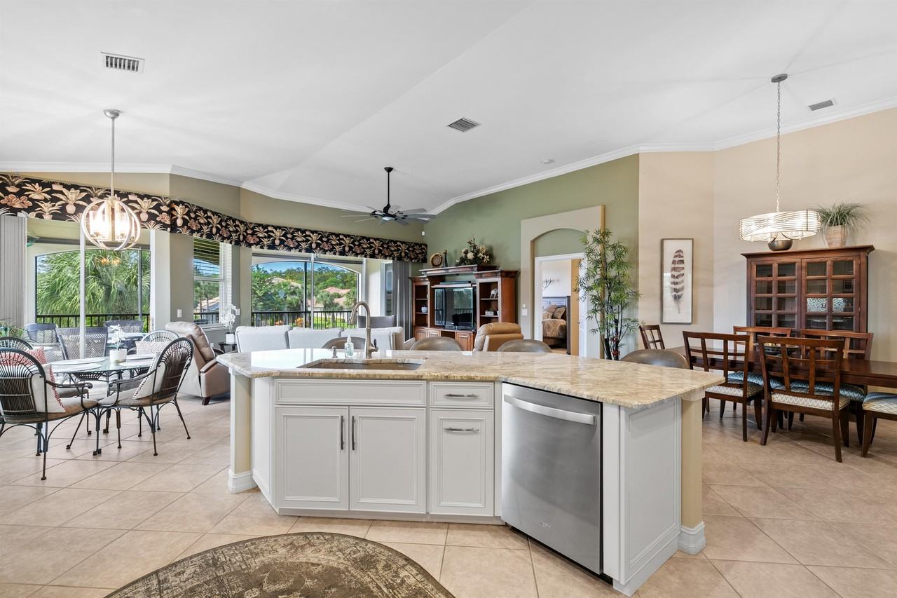 12021 Brassie Cir #201 - Photo 4 of 30