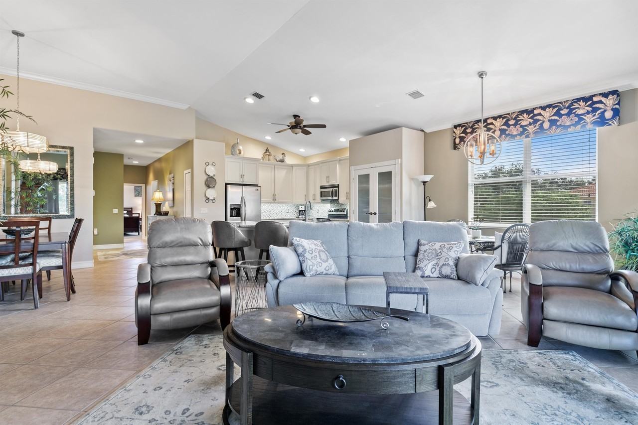 12021 Brassie Cir #201 - Photo 6 of 30