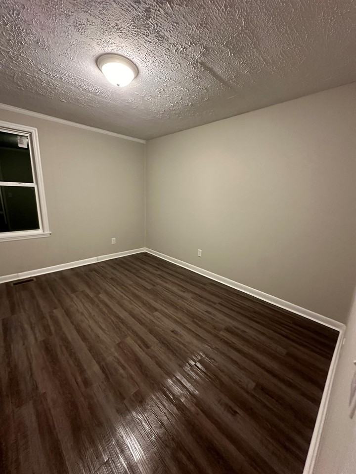 508 Cedarmont Dr #1 - Photo 4 of 5