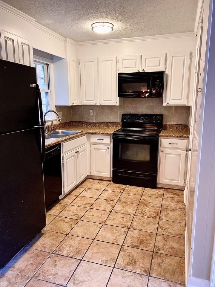 5003 Edwards Road - 1Unit 25 #1 - Photo 6 of 15