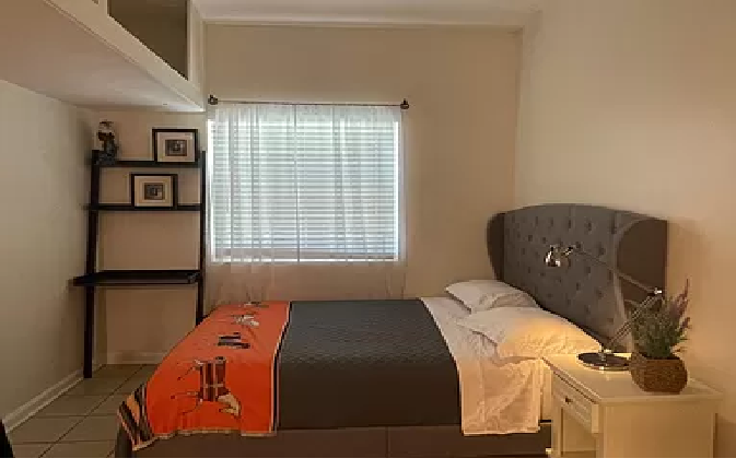 2408 E Marks St - Photo 3 of 7