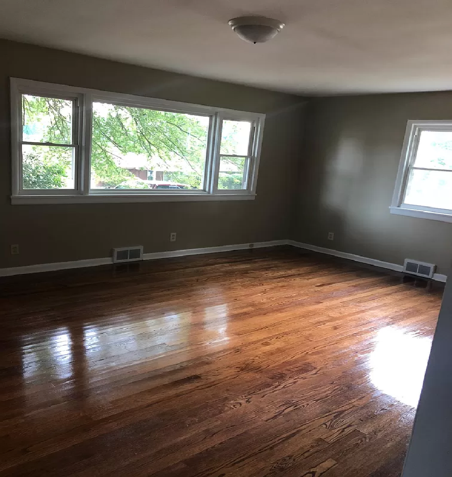 1208 Greenwood Dr - Photo 2 of 5