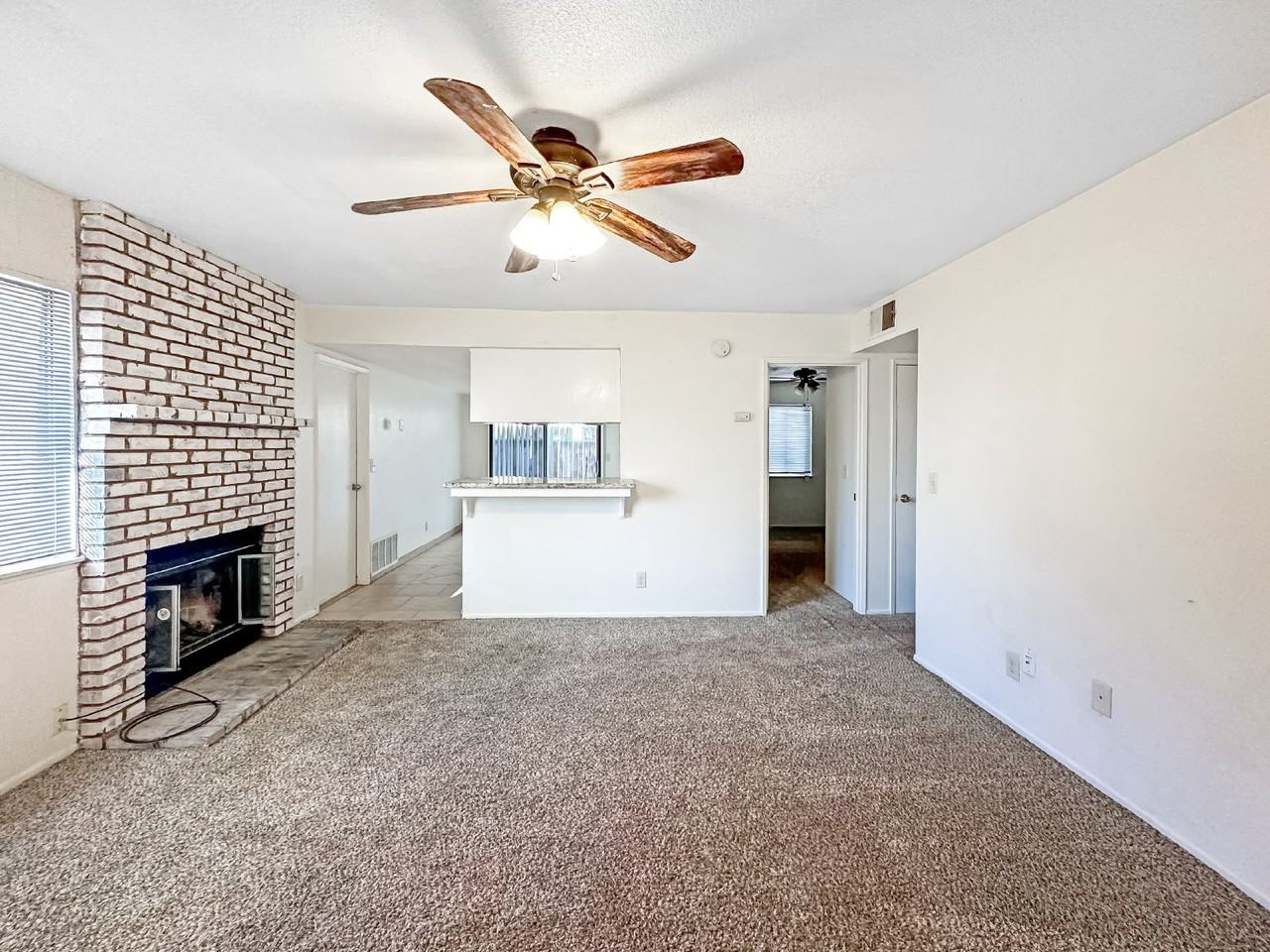 940 W Graaf Ave #B - Photo 2 of 12