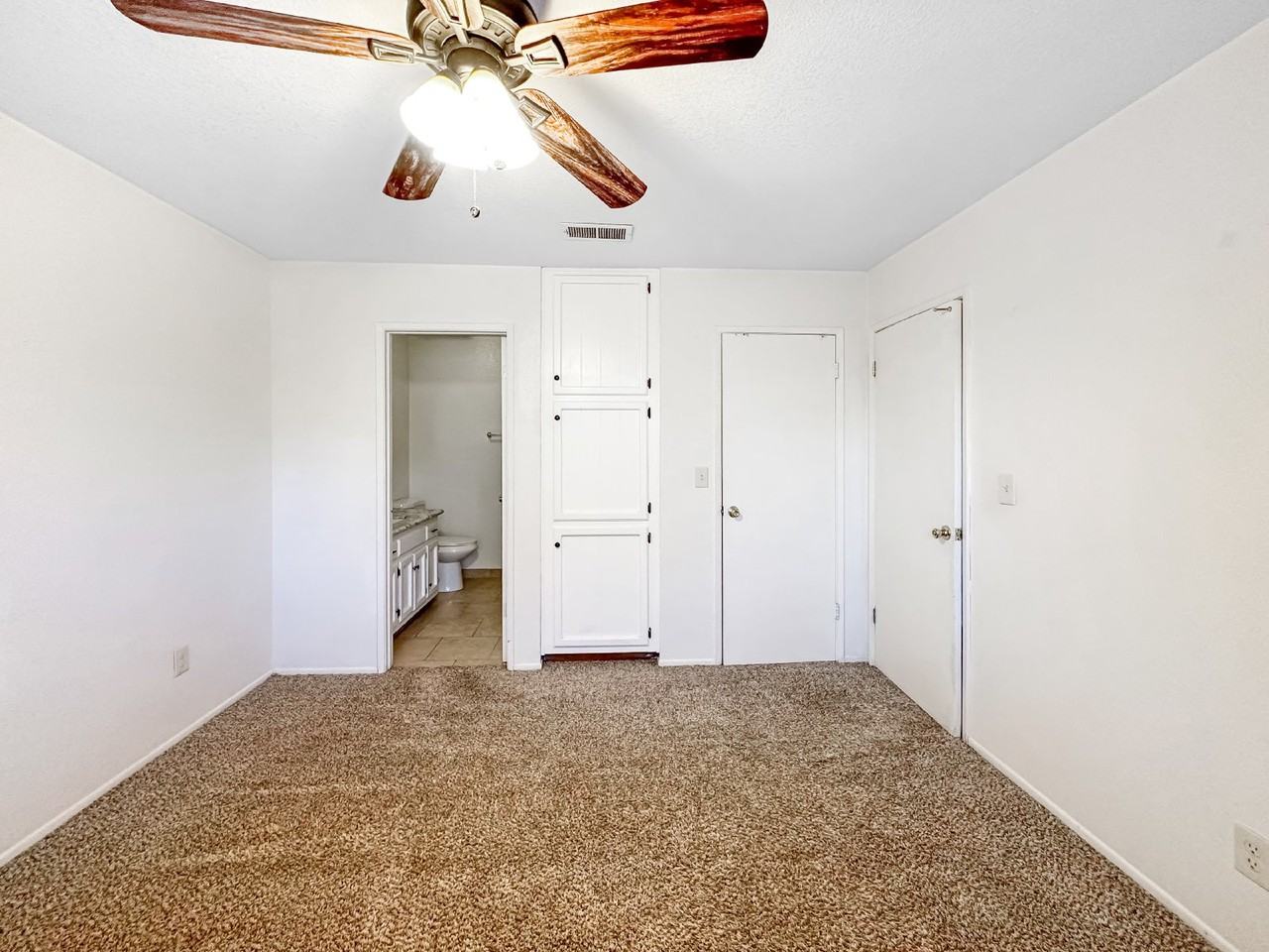 940 W Graaf Ave #B - Photo 7 of 12