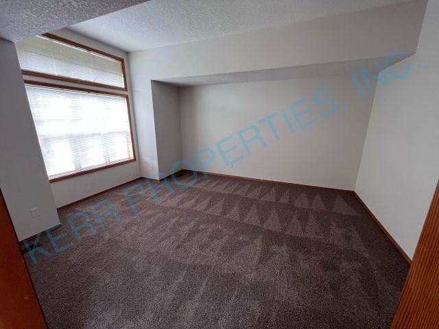 14970 Se 119th Ave - Photo 3 of 28