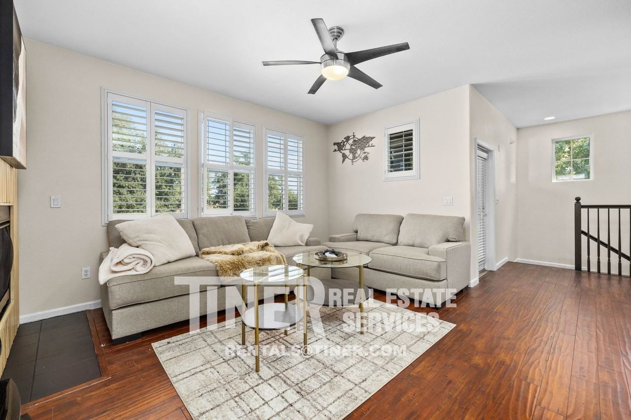 506 Monet Lane - Photo 2 of 36