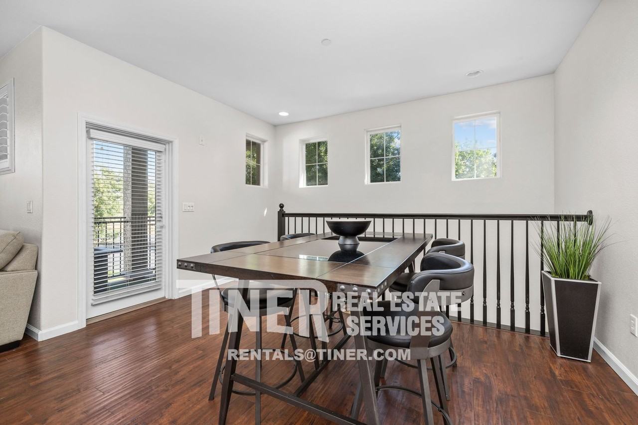 506 Monet Lane - Photo 3 of 36