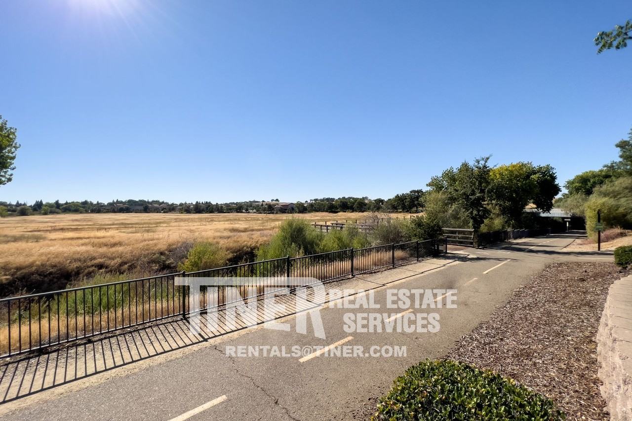 506 Monet Lane - Photo 5 of 36