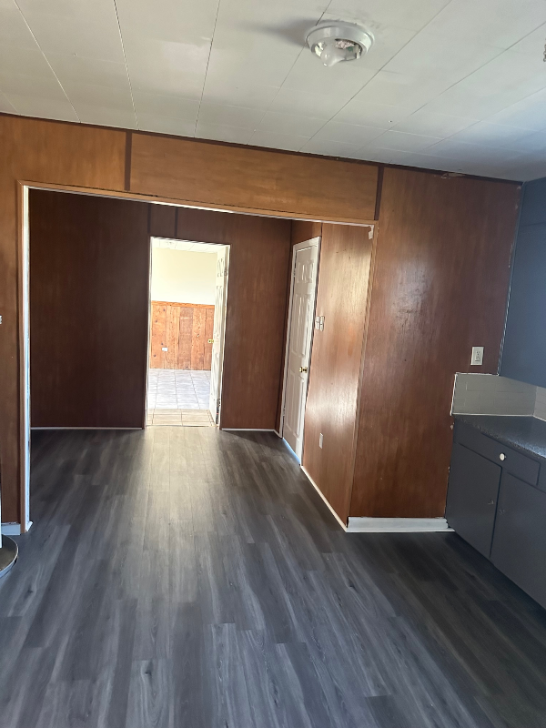 1226 Oaklawn St - Photo 3 of 14