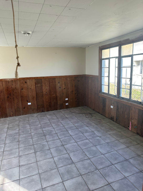 1226 Oaklawn St - Photo 5 of 14