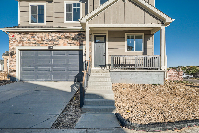 190 Mohawk Cir - Photo 3 of 34