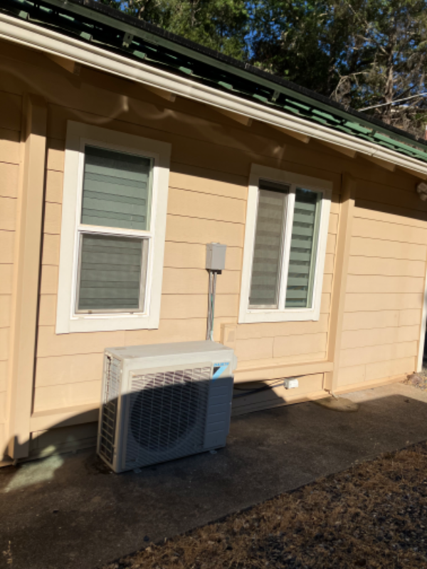 318 Crestview Dr - Photo 2 of 18