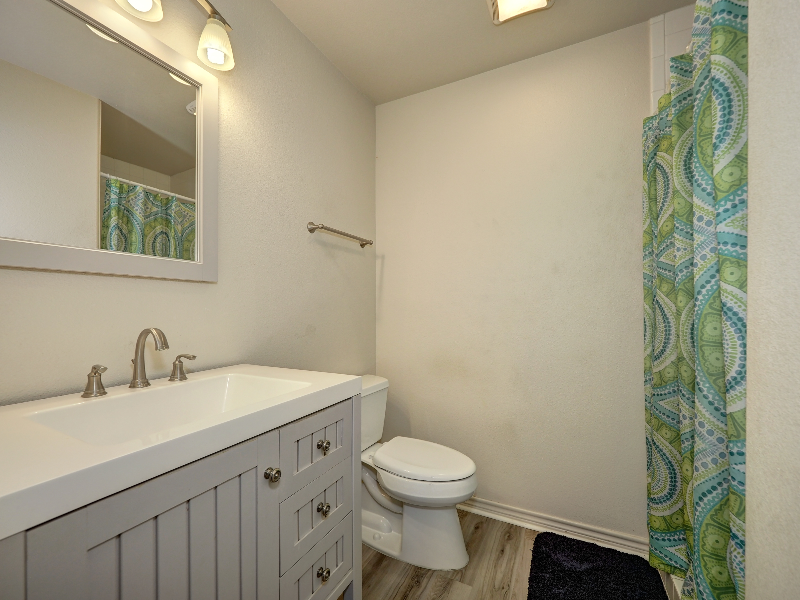 121 Gillespie Ln - Photo 3 of 10