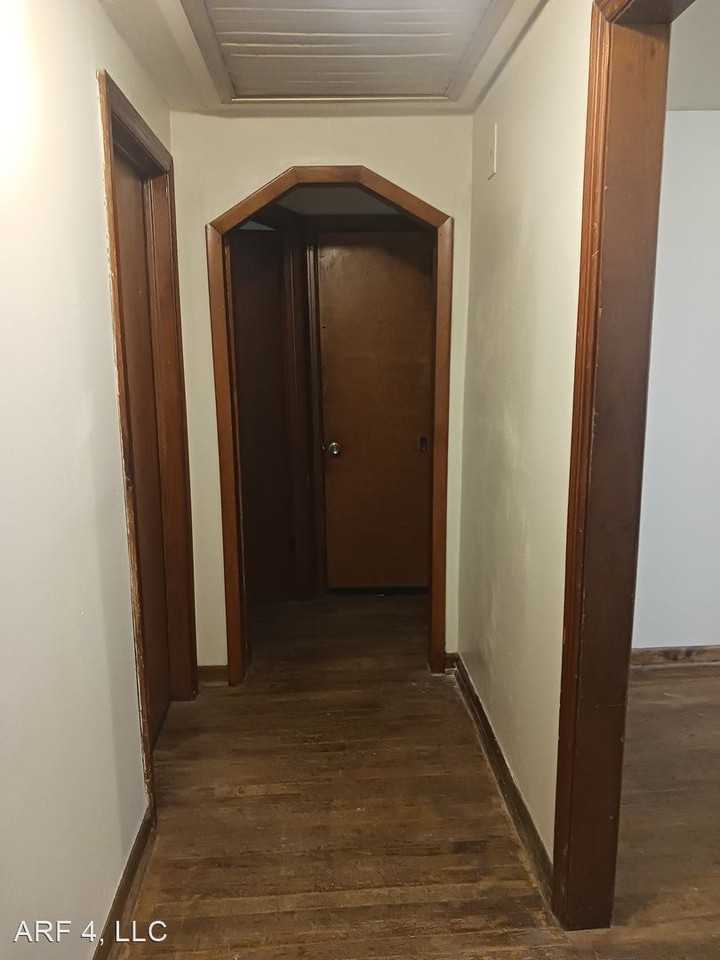 613 N Kiger Rd - Photo 3 of 9