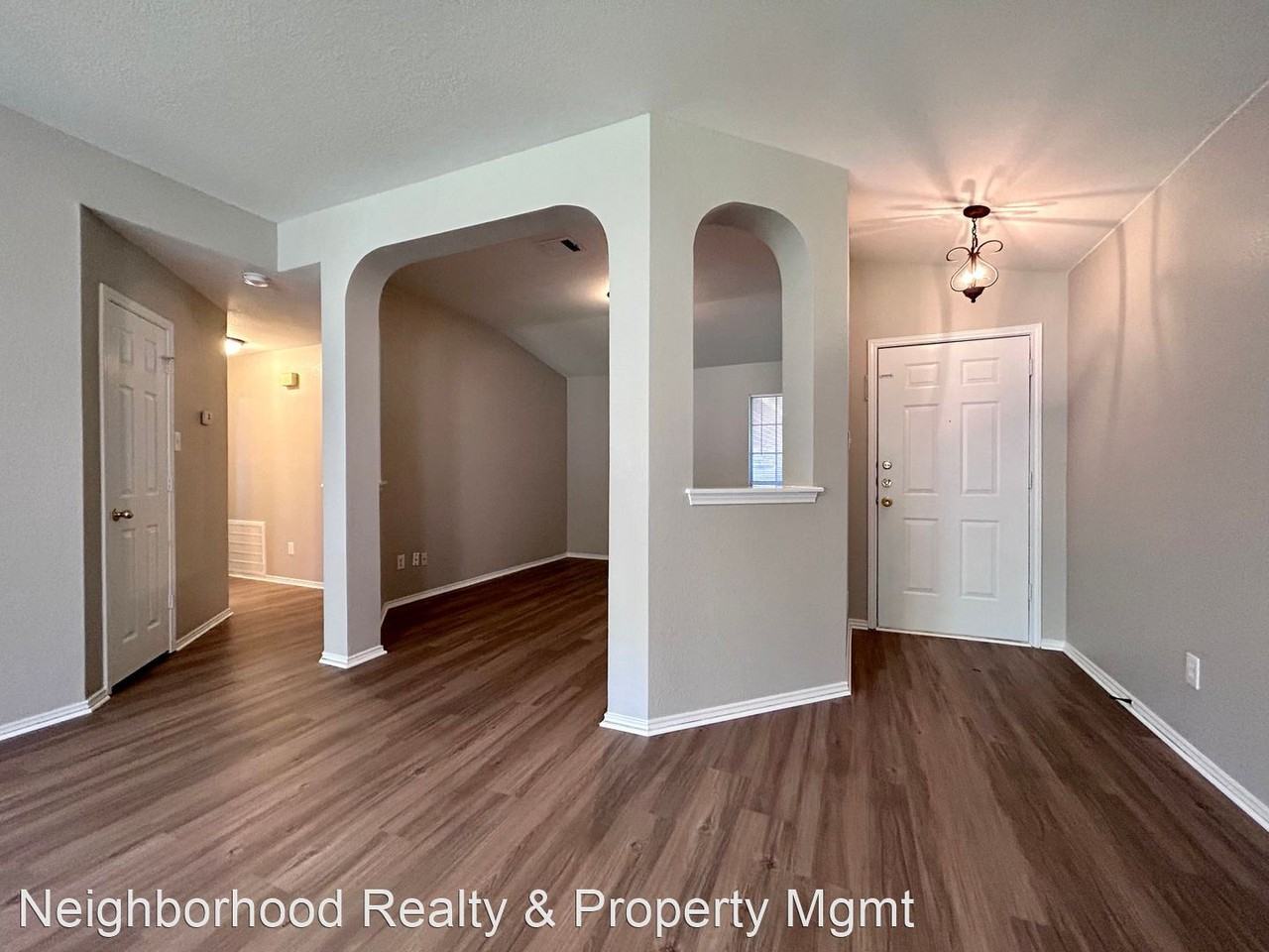 1405 Thibodeaux Dr - Photo 2 of 26