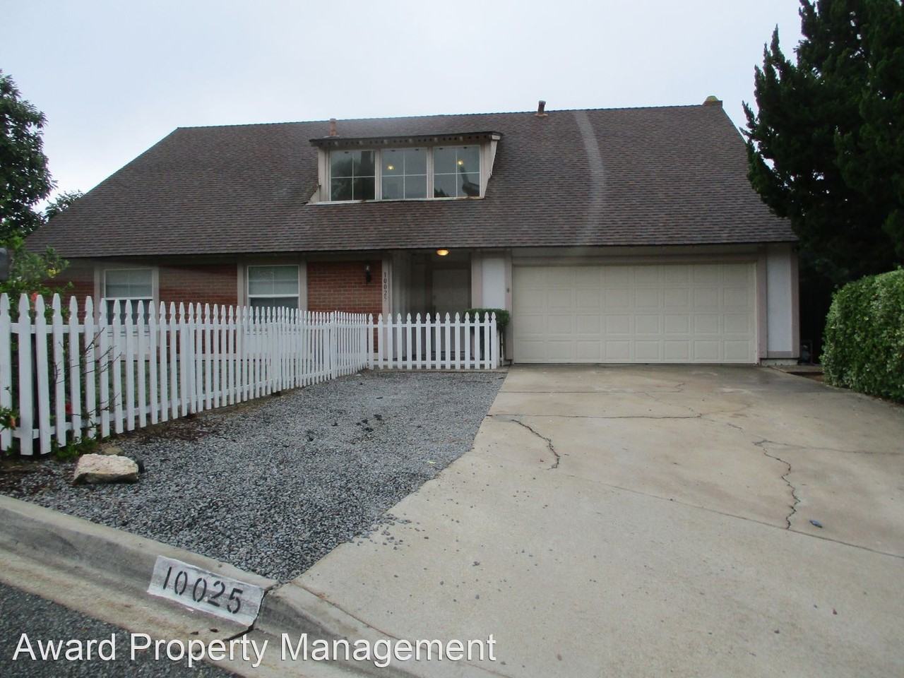 10025 Mozelle Ln - Photo 3 of 32