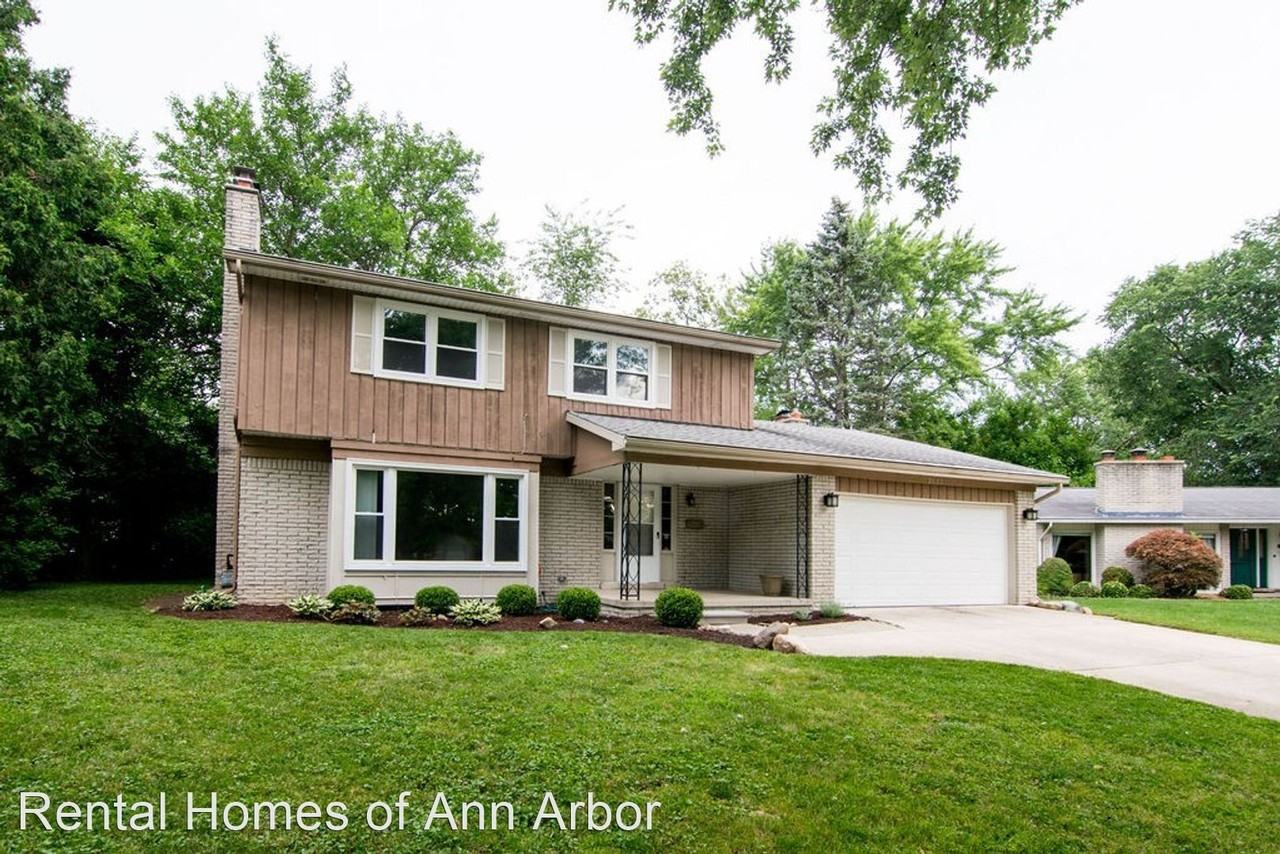 2636 Esch Ave - Photo 2 of 50