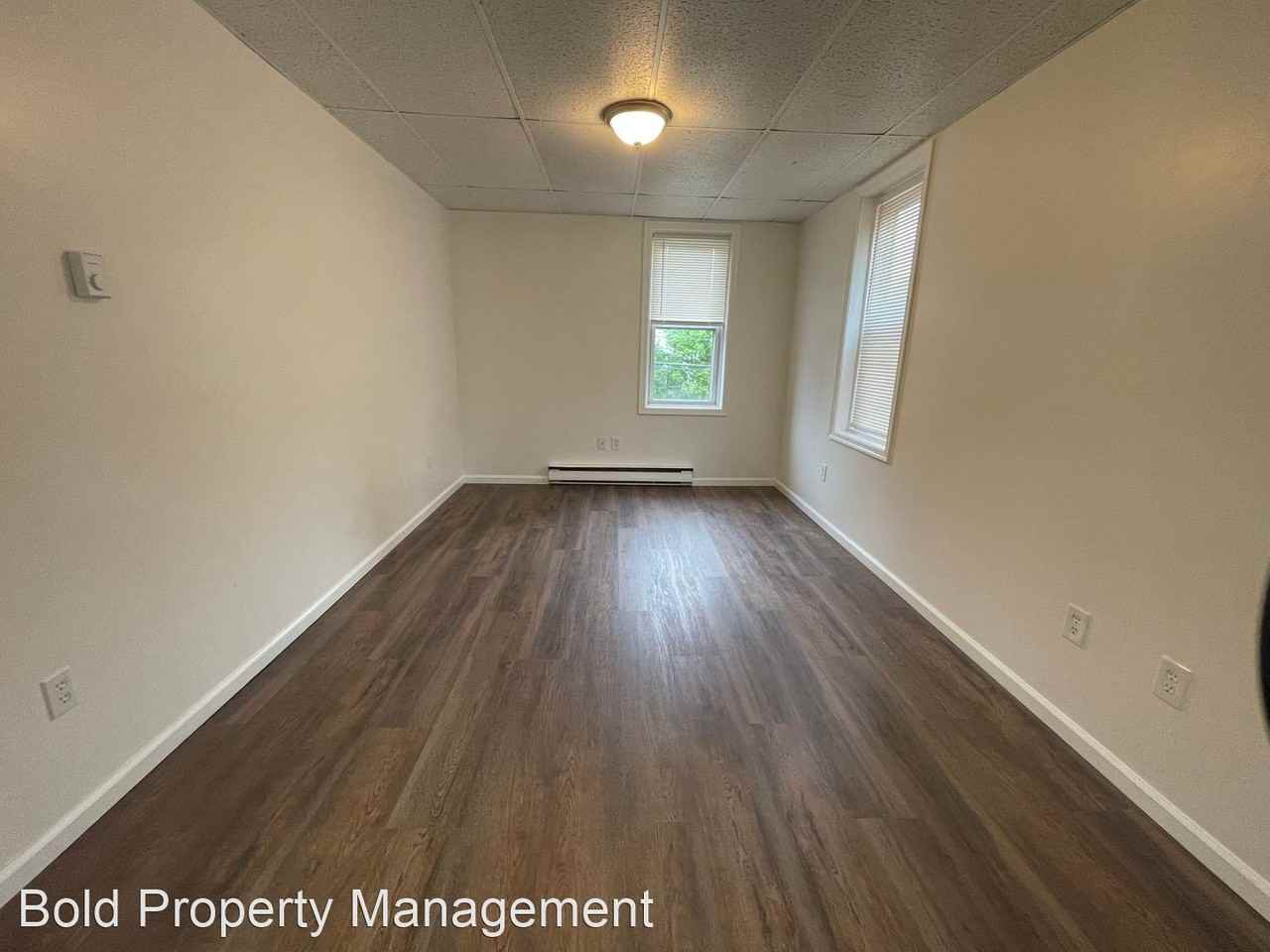 598 Godfrey St. - Photo 3 of 8