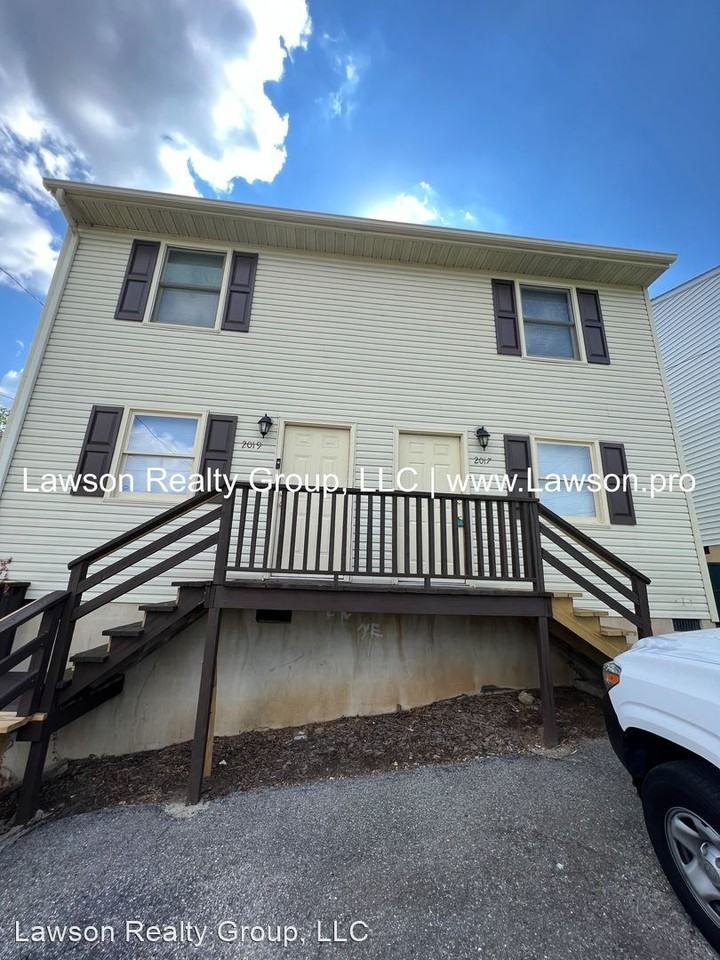 2017-2019 Wallace Ave. - Photo 2 of 24