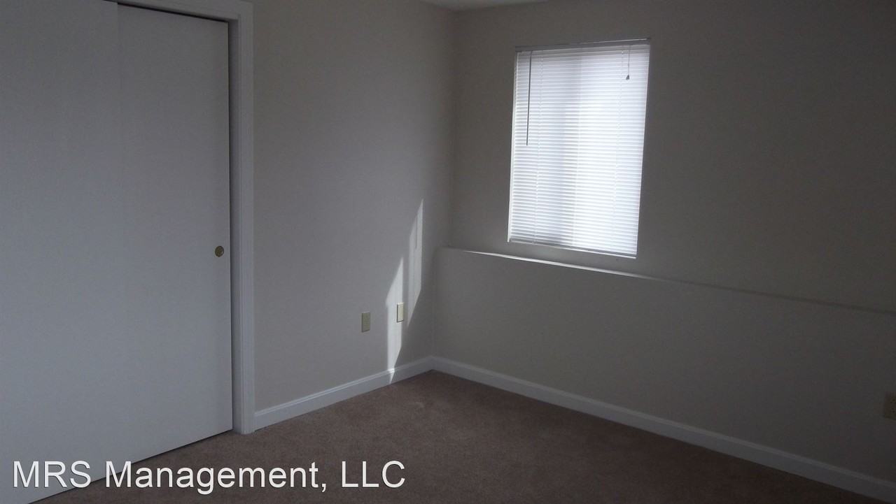 722 Valley Street - Photo 2 of 9