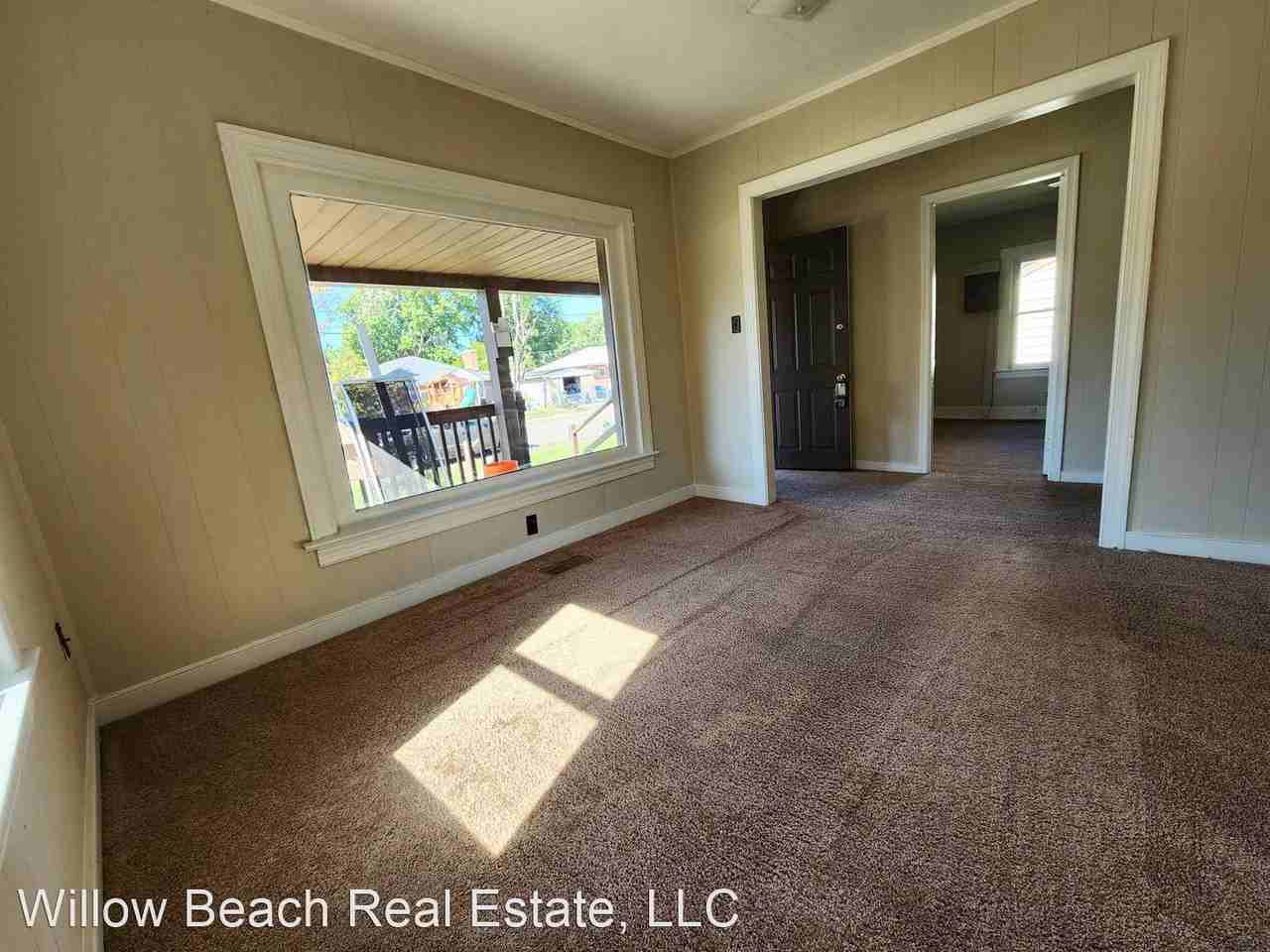 914 South Ave - Photo 2 of 5