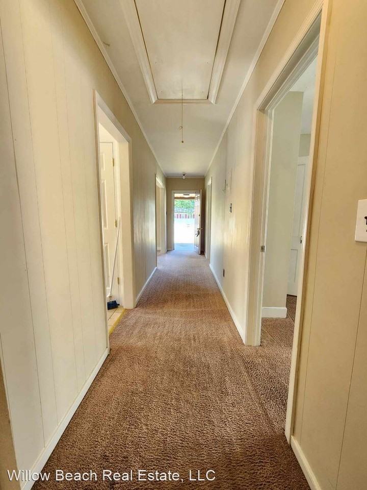 914 South Ave - Photo 3 of 5