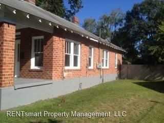 1113 32nd St - Photo 3 of 15