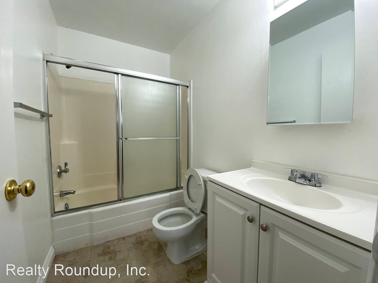 2826 Chelmsford 2826 Apartments in Valley Oak, Stockton, CA 95210