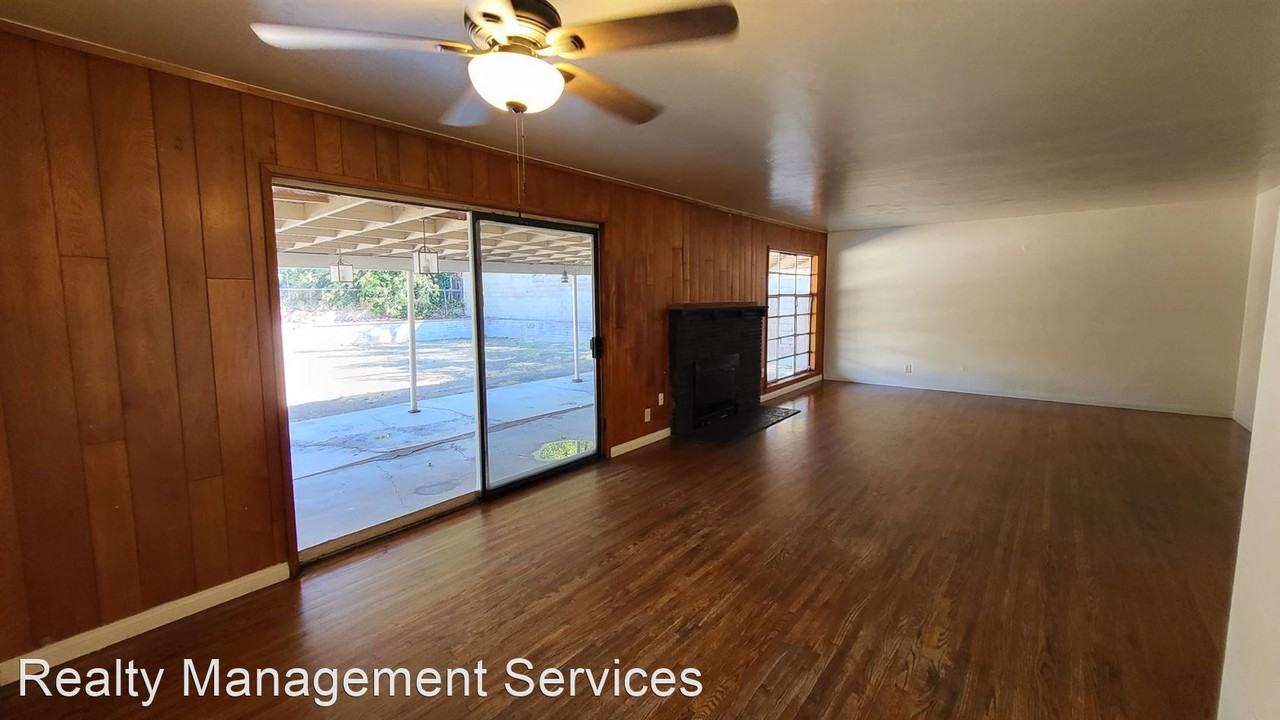 2406 Avenida Escuela - Photo 3 of 17