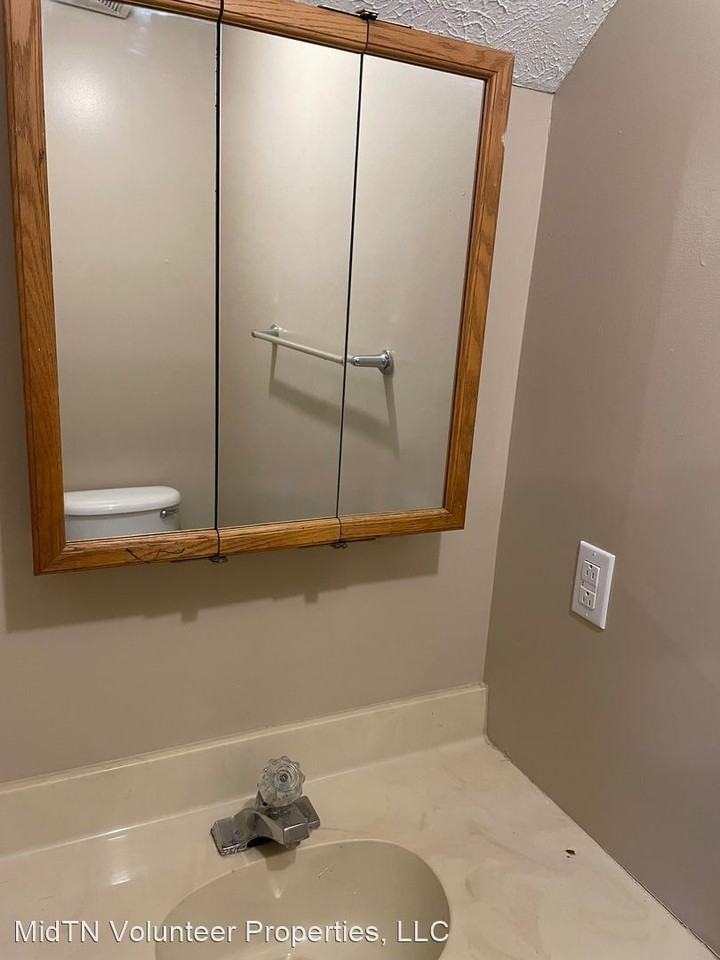 Elliston Street - Photo 2 of 10