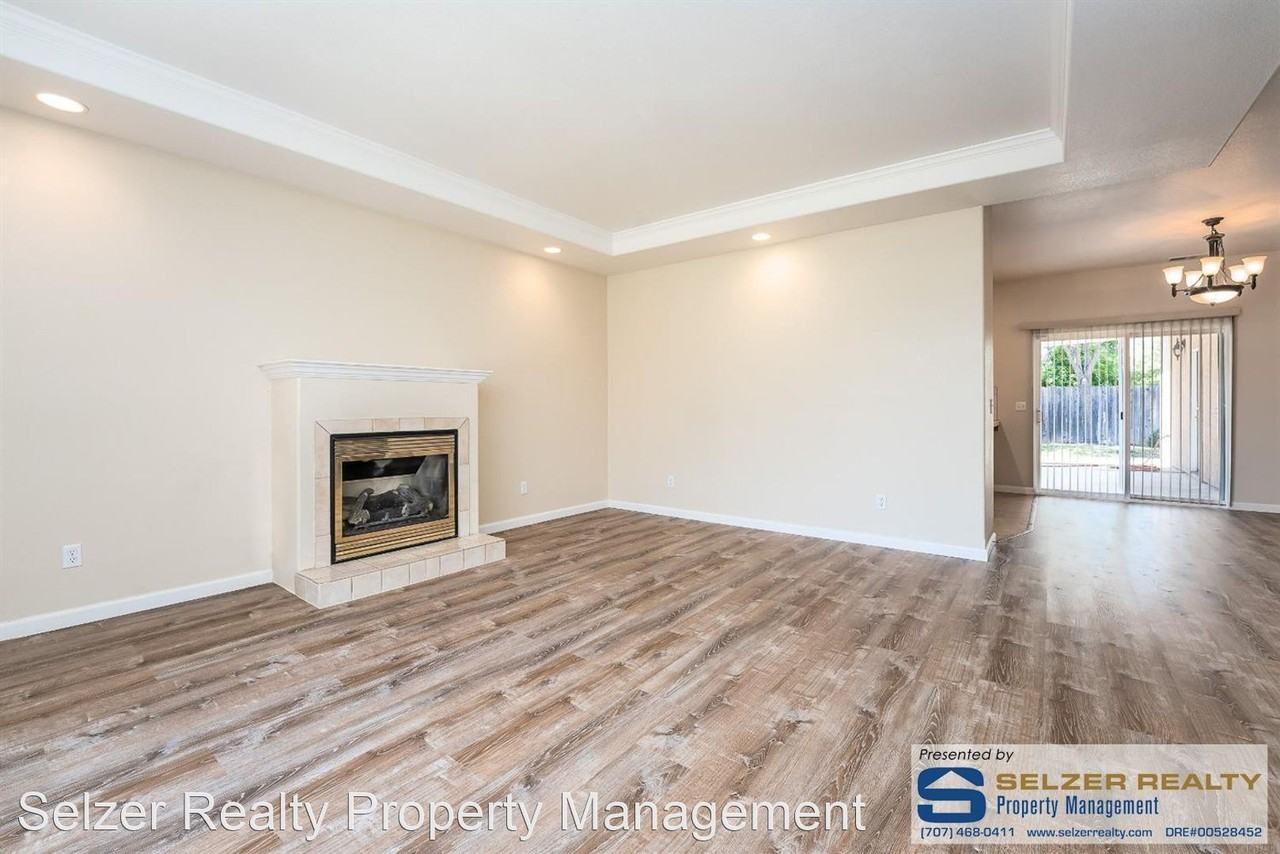 3180 Van Housen Dr - Photo 2 of 7