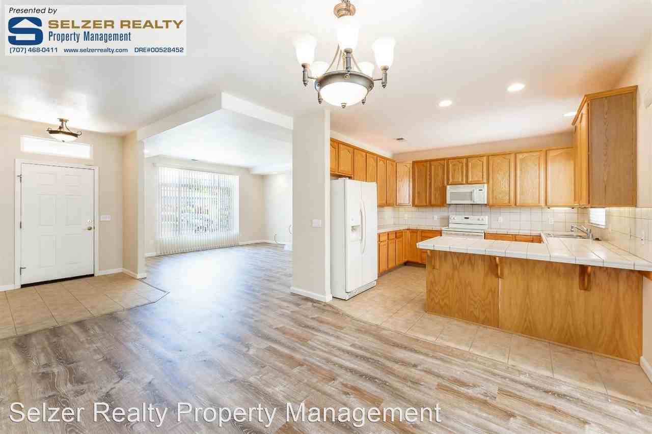 3180 Van Housen Dr - Photo 3 of 7