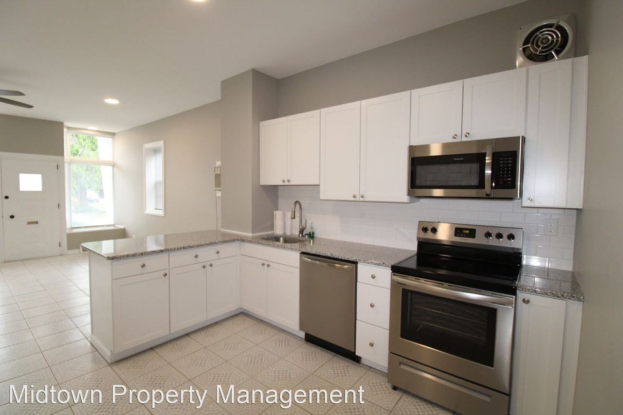 327 Lewis St - Photo 2 of 8